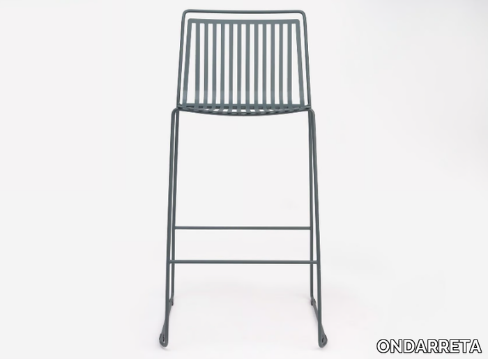 ALO - Sled base steel garden stool with footrest _ ONDARRETA