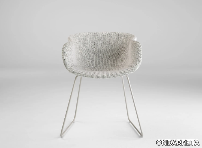 BAI - Sled base fabric chair with armrests _ ONDARRETA