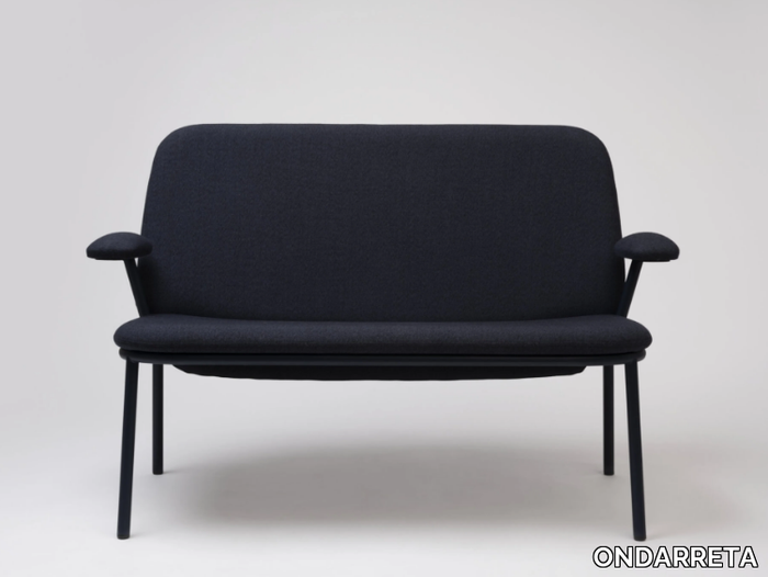 LANA-Small-sofa-ONDARRETA-282228-rel404acf96.jpg