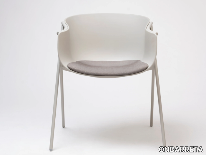 bai-chair-with-integrated-cushion-ondarreta-395546-relc968399f.jpg