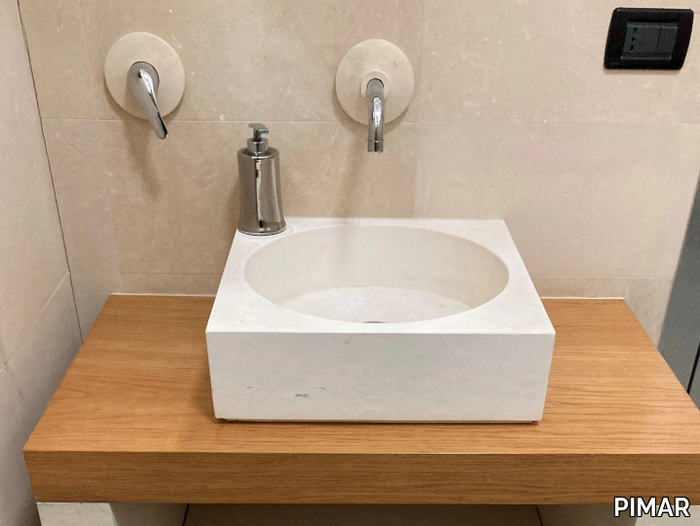 L23 - Countertop round lecce stone washbasin _ PIMAR