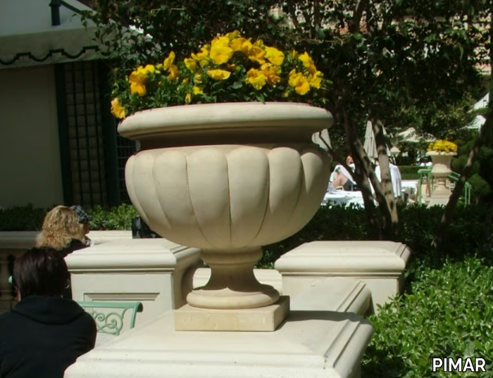 Lecce-stone-garden-vase-PIMAR-505913-rel8a6f0a18.jpg
