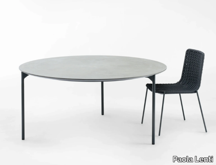 PLANO - Round lightweight cement garden table _ Paola Lenti