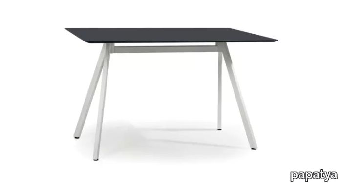 1690381794_table-outdoor-1390x890-white-grey.webp