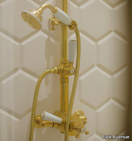 wall-mounted-shower-panel-park-avenue-622656-rel674fb904.jpg