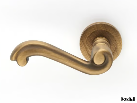 ASIA CLASSIQUE - Brass door handle on rose _ Pasini