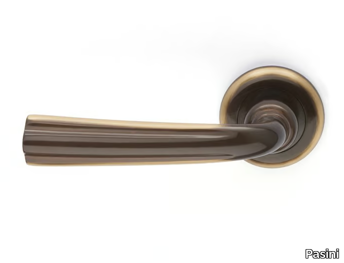 COROLLA CLASSIQUE - Brass door handle on rose _ Pasini