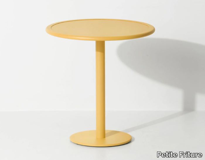 WEEK-END - Round powder coated aluminium garden table _ Petite Friture