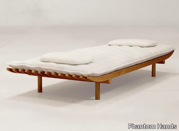 NANDI - Upholstered teak day bed _ Phantom Hands