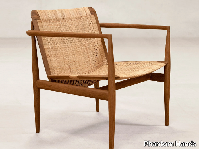 Tangāli - Armchair in teak and cane with armrests _ Phantom Hands