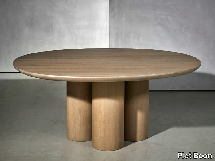 OLLE - Round dining table _ Piet Boon