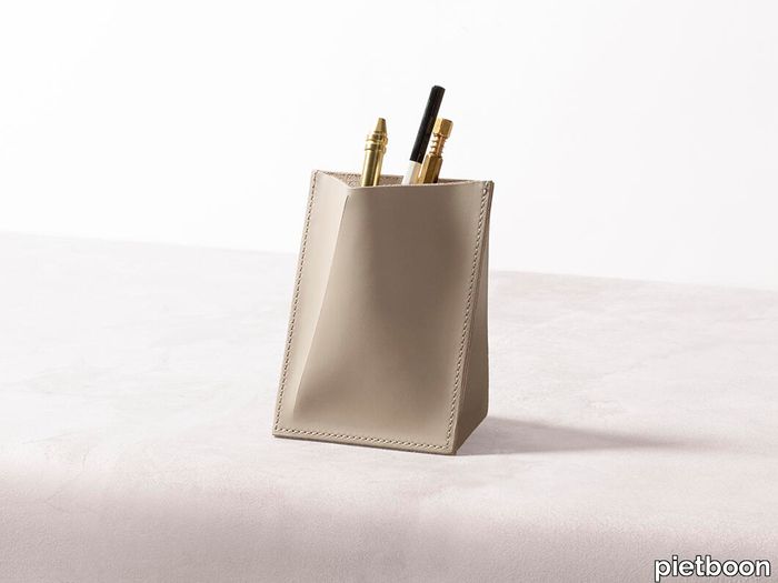 PB-Giobagnara-Fold-Pen-Holder-RB20-Lifestyle-big-image.jpg