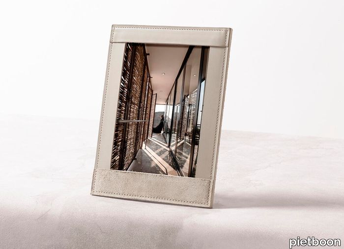 PB-Giobagnara-Fold-Picture-Frame-Vertical-RB20-Lifestyle01-tall.jpg