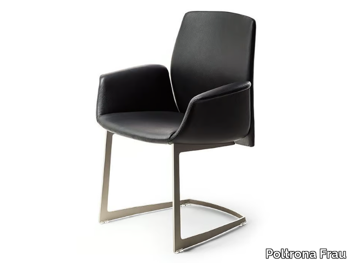 DOWNTOWN CONFERENCE - Cantilever leather reception chair _ Poltrona Frau