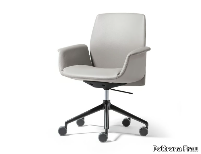 DOWNTOWN CONFERENCE - Swivel leather office chair with 5-Spoke base with armrests _ Poltrona Frau