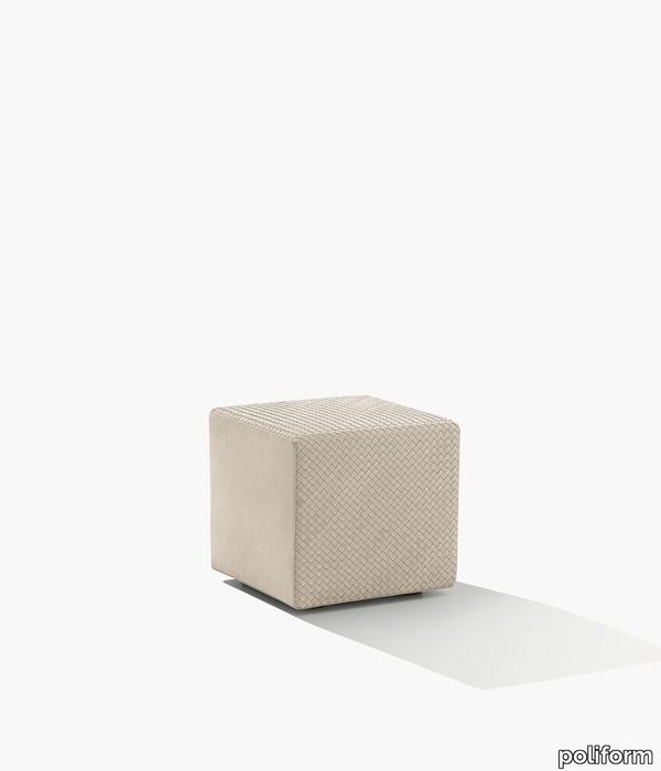 Poliform_pouf_PLAY_02B_tec_834x989px.jpg