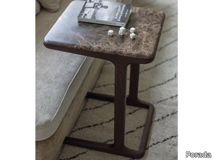 SCRIPT - Square solid wood coffee table and marble top _ Porada