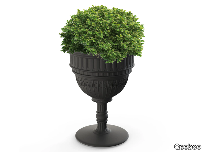 CAPITOL - Polyethylene garden vase _ Qeeboo