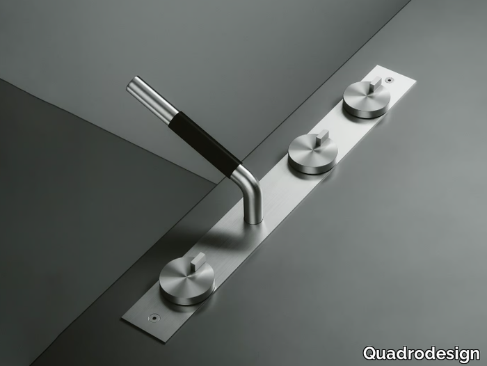 Q. 18 99 R - Stainless steel bathtub set _ Quadrodesign