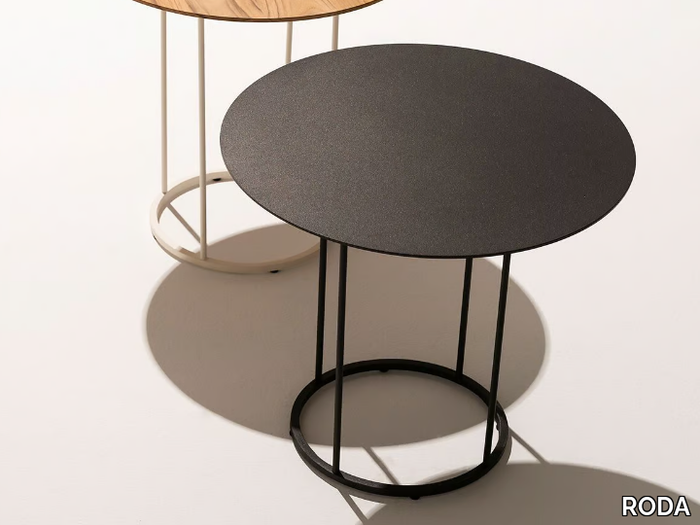 ZEFIRO - Round powder coated aluminium garden side table _ RODA