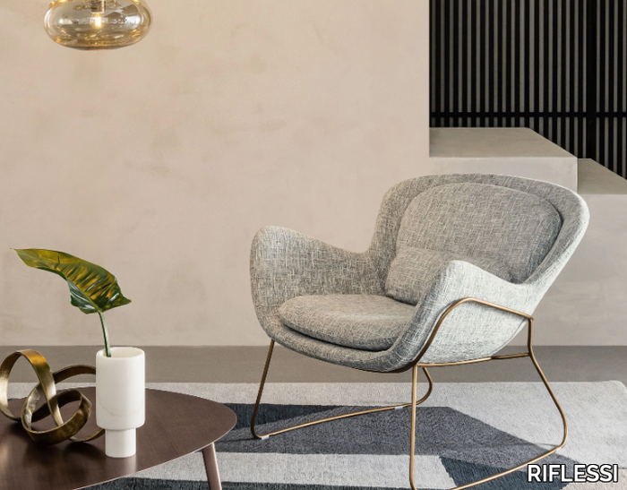MEGHAN - Sled base easy chair with armrests _ RIFLESSI