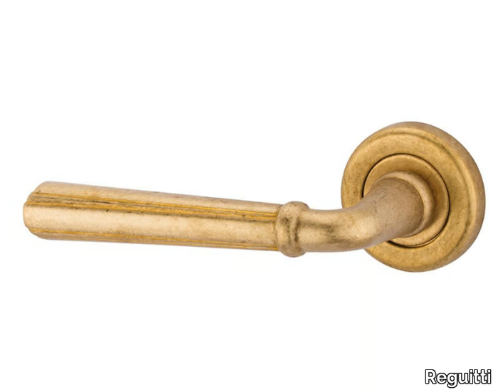 CHARME - Brass door handle on rose _ Reguitti