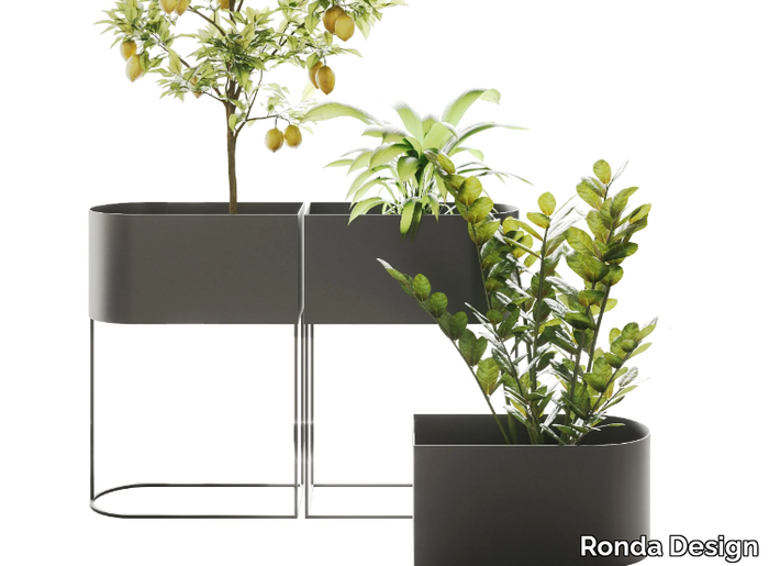 WINK - Painted metal plant pot _ Ronda Design