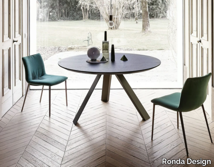 KI-Round-table-Ronda-Design-305632-rel59902b2b.jpg