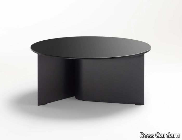 BREEZE - Low round powder coated aluminium coffee table _ Ross Gardam