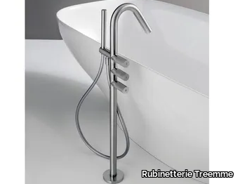 22MM - Floor standing stainless steel bathtub tap with hand shower _ Rubinetterie Treemme