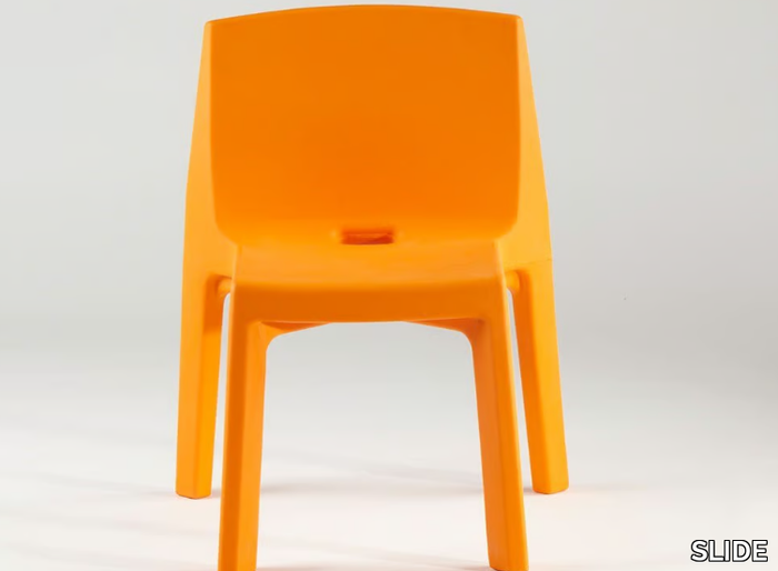 Q4 - Stackable polyethylene chair _ SLIDE