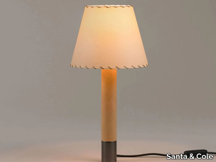 BÁSICA M1 - LED birch table lamp _ Santa & Cole