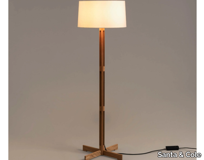 FAD FIJA - LED oak floor lamp _ Santa & Cole