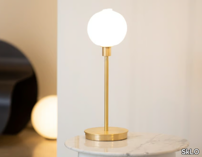 STEM 1X - LED blown glass and brass table lamp _ SkLO