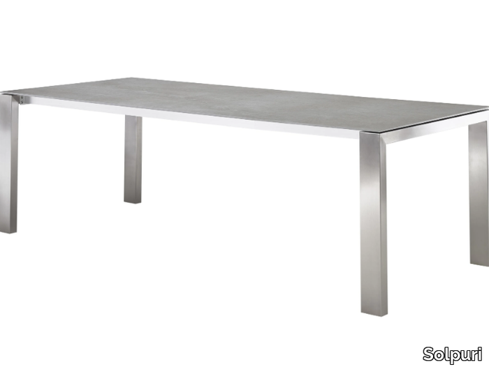 mono-table-solpuri-588661-relcb8ac6f1.jpg