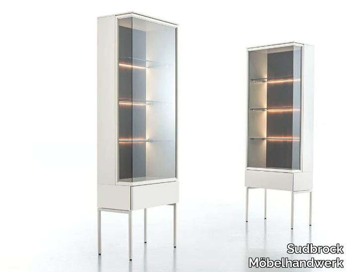 CUBO 180 - Display cabinet with integrated lighting _ Sudbrock Möbelhandwerk