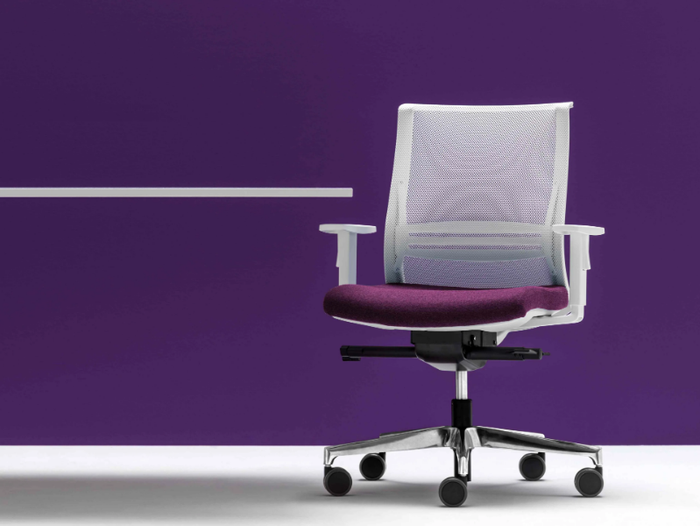 YES - Height-adjustable fabric office chair with castors _ Bralco