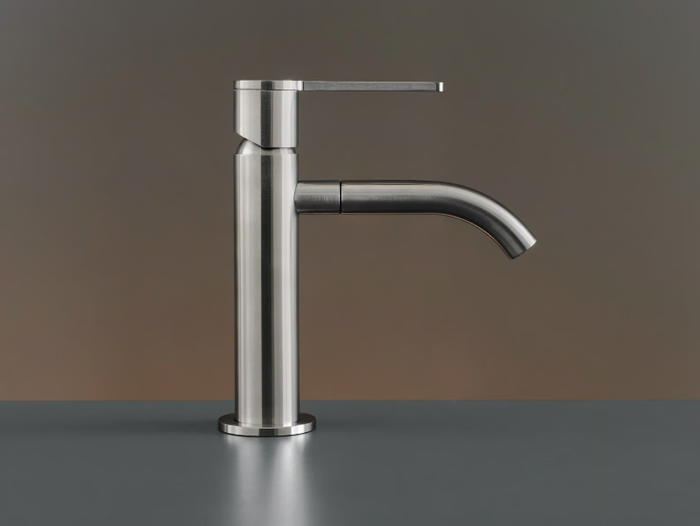 INNOVO INV01 - Deck mounted mixer with swivelling spout _ Ceadesign