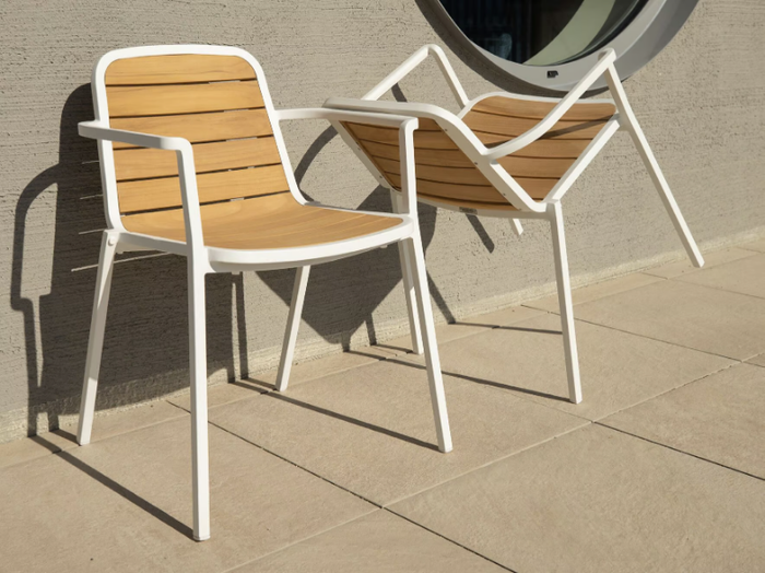 NIDA TEAK - Stackable garden chair with armrests _ DRIGANI