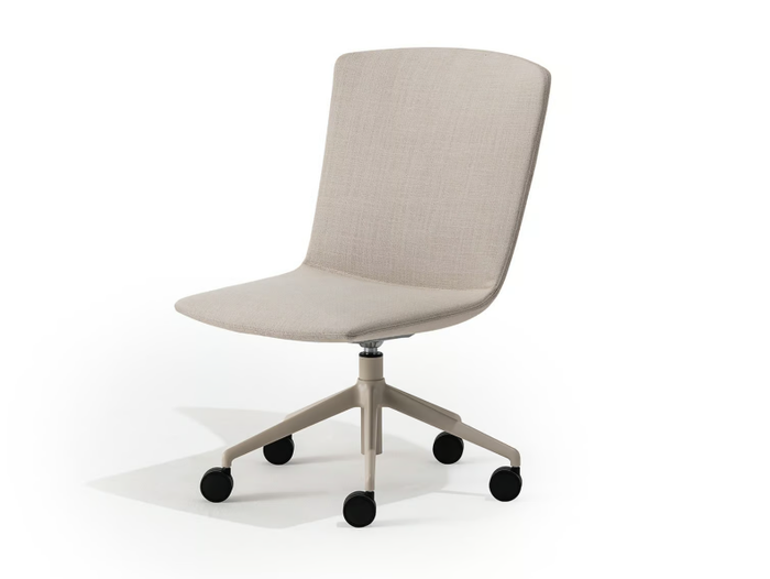 CALUM OFFICE EXECUTIVE - Swivel office chair with castors with 5-Spoke base _ Desalto