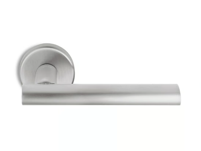 SMART - Contemporary style metal door handle on rose _ Ento