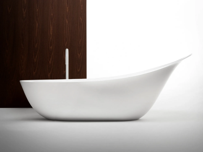 LANCETTA - Freestanding oval Cristalplant® bathtub _ FALPER