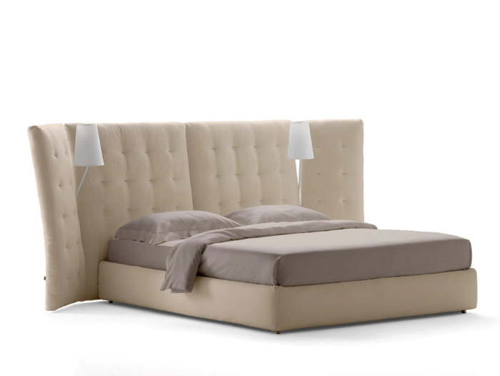 ANGLE PARAVENTO - Bed with high headboard _ Flou