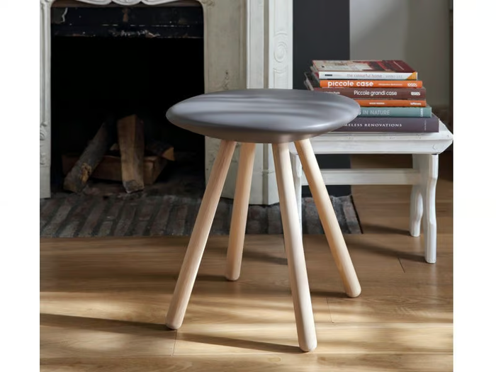 VIOOD - Low trestle-based polyurethane stool _ Geelli