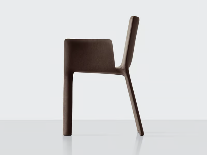 JOKO - Upholstered leather chair with armrests _ Kristalia