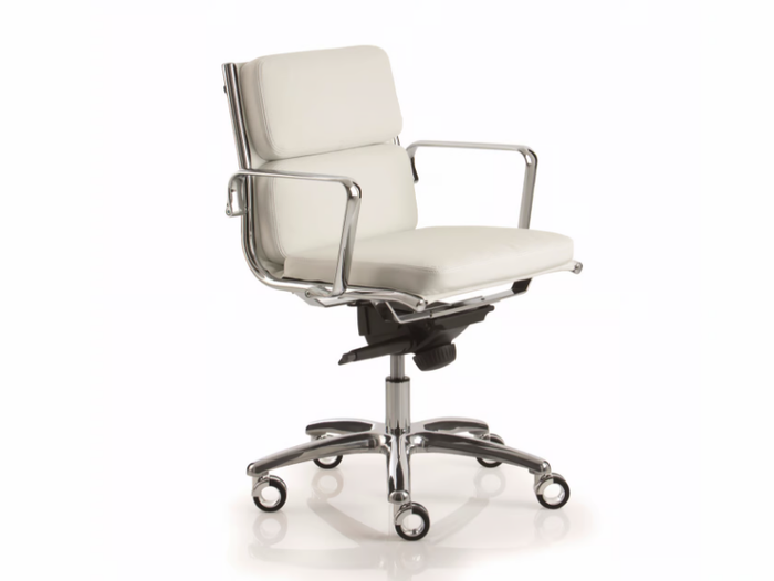 LIGHT - Executive chair with armrests with 5-spoke base _ Luxy