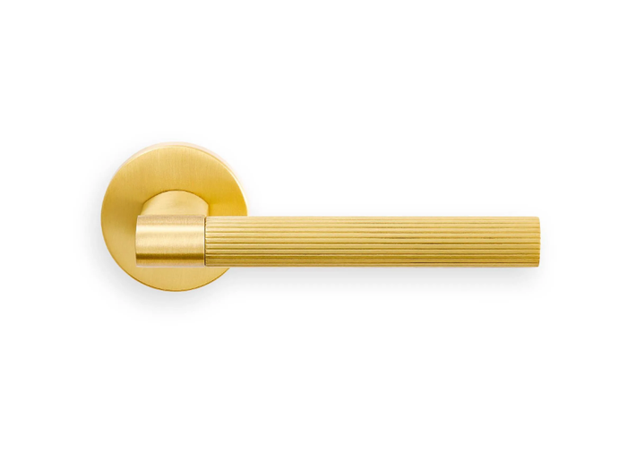 HEY RIGA - Brass door handle on rose _ Manital