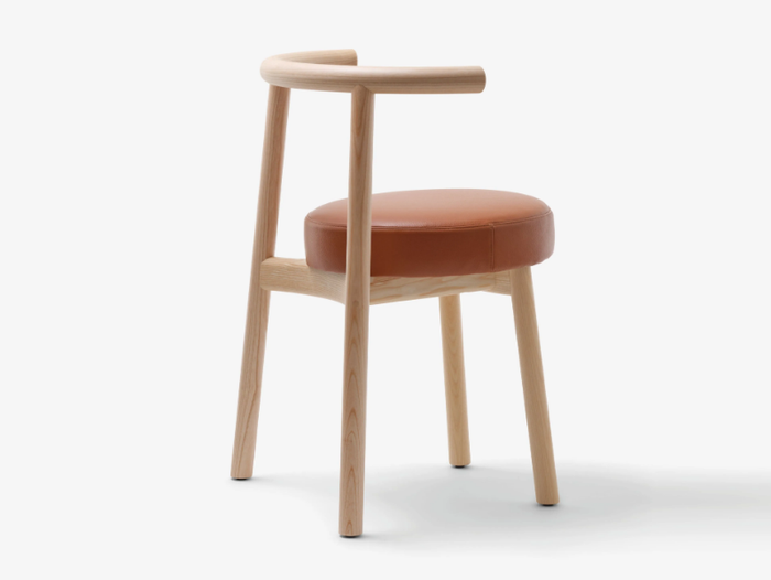 MC5 SOLO SOFT - Stackable leather and ash wood chair with integrated cushion _ Mattiazzi