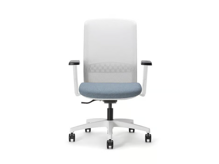 HALLEY WHITE 01 - Swivel mesh office chair with armrests with 5-Spoke base _ Nahu