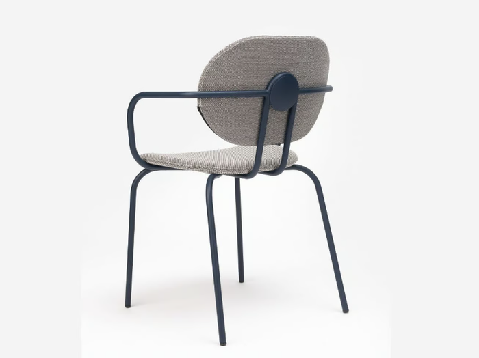 HARI - Steel chair with armrests with integrated cushion _ ONDARRETA